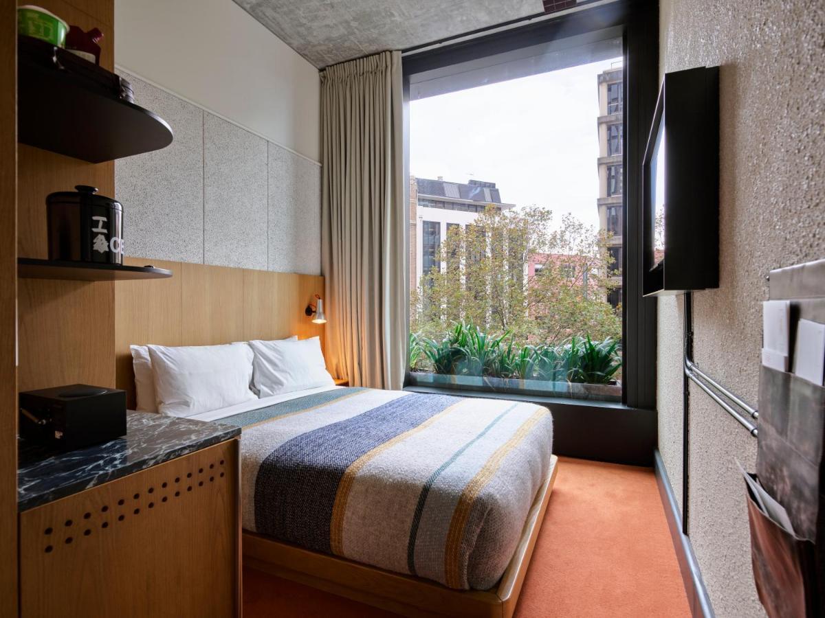 Petite Chambre Lit Queen-Size ou Lit King-Size